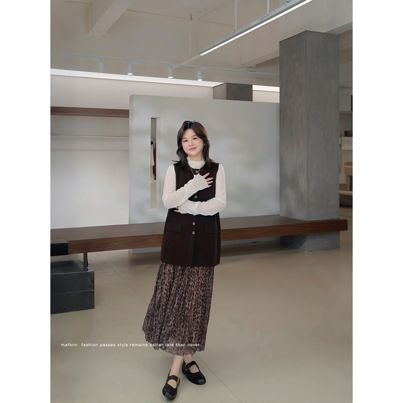 Jojo's Private Clothing |   2/48 Wool Blend Plus-Size Autumn Sleeveless Knitted Cardigan Vest for Women Mk15460