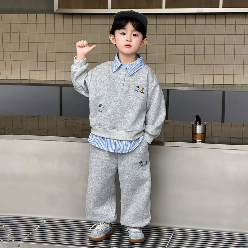 Trendy Children's Light Luxury Boys' Suit Spring and Autumn 2026 New Korean Style Sweatshirt Fake Two-Piece Handsome Casual Sweatpants Two-Piece Set