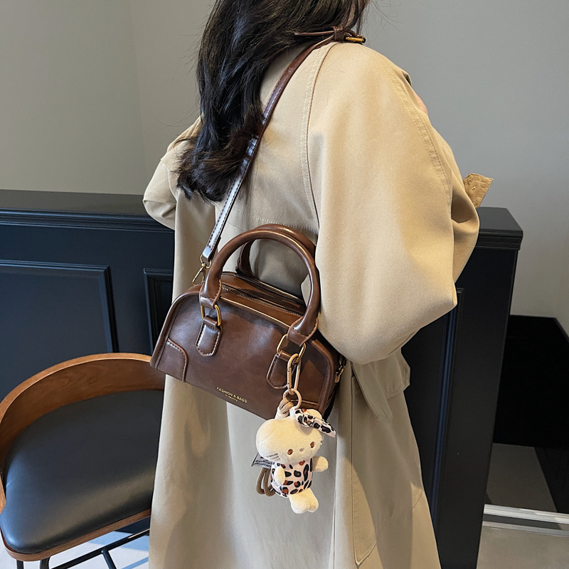 斜挎包包女手提包2025新款秋冬女式质感时尚小方包简约休闲单肩包