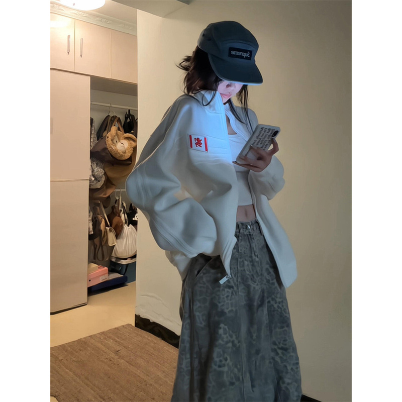 American Retro White Badge Letter Patchwork Stand Collar Cardigan Jacket for Women, Autumn Loose Sweatshirt Baseball Jacket American Retro White Badge Letter Patchwork Stand Collar Cardigan Jacket for Women, Autumn Loose Sweatshirt Baseball Jacket