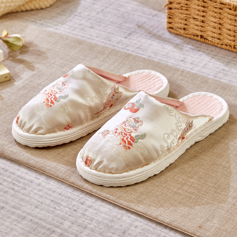 Handcrafted Old Beijing Thousand-Layer Sole Fabric Slippers for Women, Closed-Toe Home Office Casual Health-Promoting Cloth Shoes