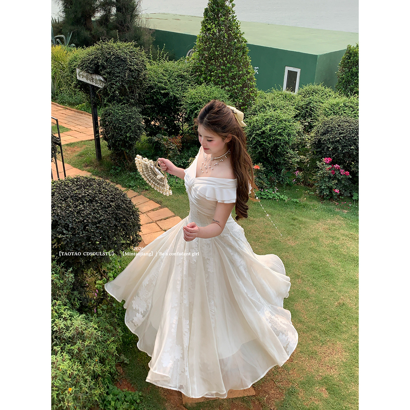 Peach Jam Sweet【Moonlight Flower Shadow】Elegant and Graceful French-Style Off-The-Shoulder Jacquard Waist-Cinching Dress