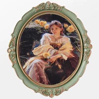 Розовая девочка (трава зеленая)