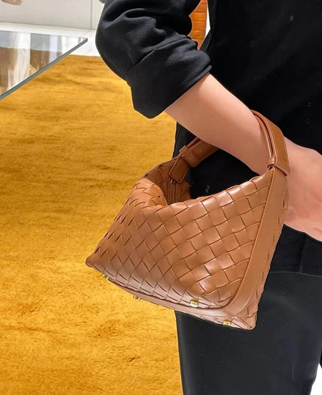2024 Mini Wallace Shoulder Bag Bv Divani Bento Bag Women's Underarm Bag Handheld Woven Lunchbox Bag