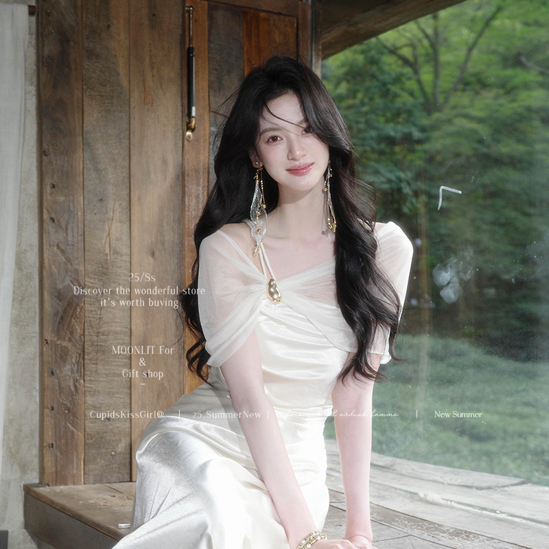 French-Style Dress for Women, Light Luxury High-End Birthday Engagement Gown, Heavily Embellished One-Shoulder Design with Metal Buckle, Satin Waist-Cinching Mermaid Dress