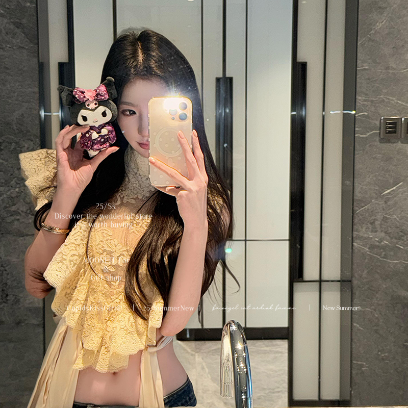 Lace Top for Women with a High-End Socialite Vibe, Suitable for Outerwear or Layering, Featuring a Court-Style Ruffle Patchwork Short Blouse
