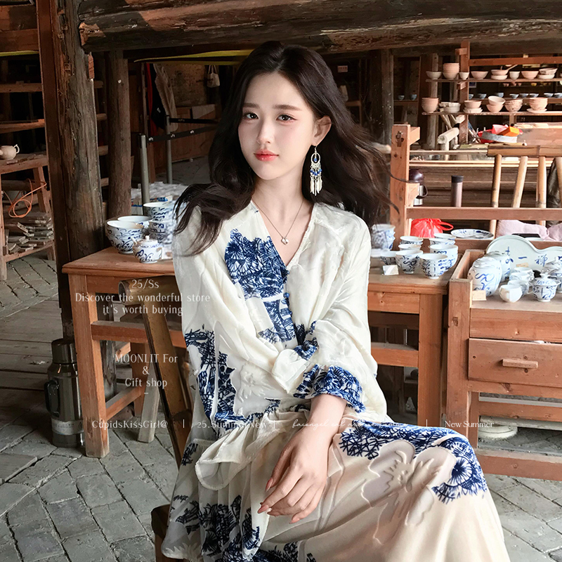 New Chinese-Style Dress for Women, Autumn Wear, National Style, Cool Feeling, Blue and White Porcelain Print, Ruffled, Loose, Long Skirt New Chinese-Style Dress for Women, Autumn Wear, National Style, Cool Feeling, Blue and White Porcelain Print, Ruffled, Loose, Long Skirt