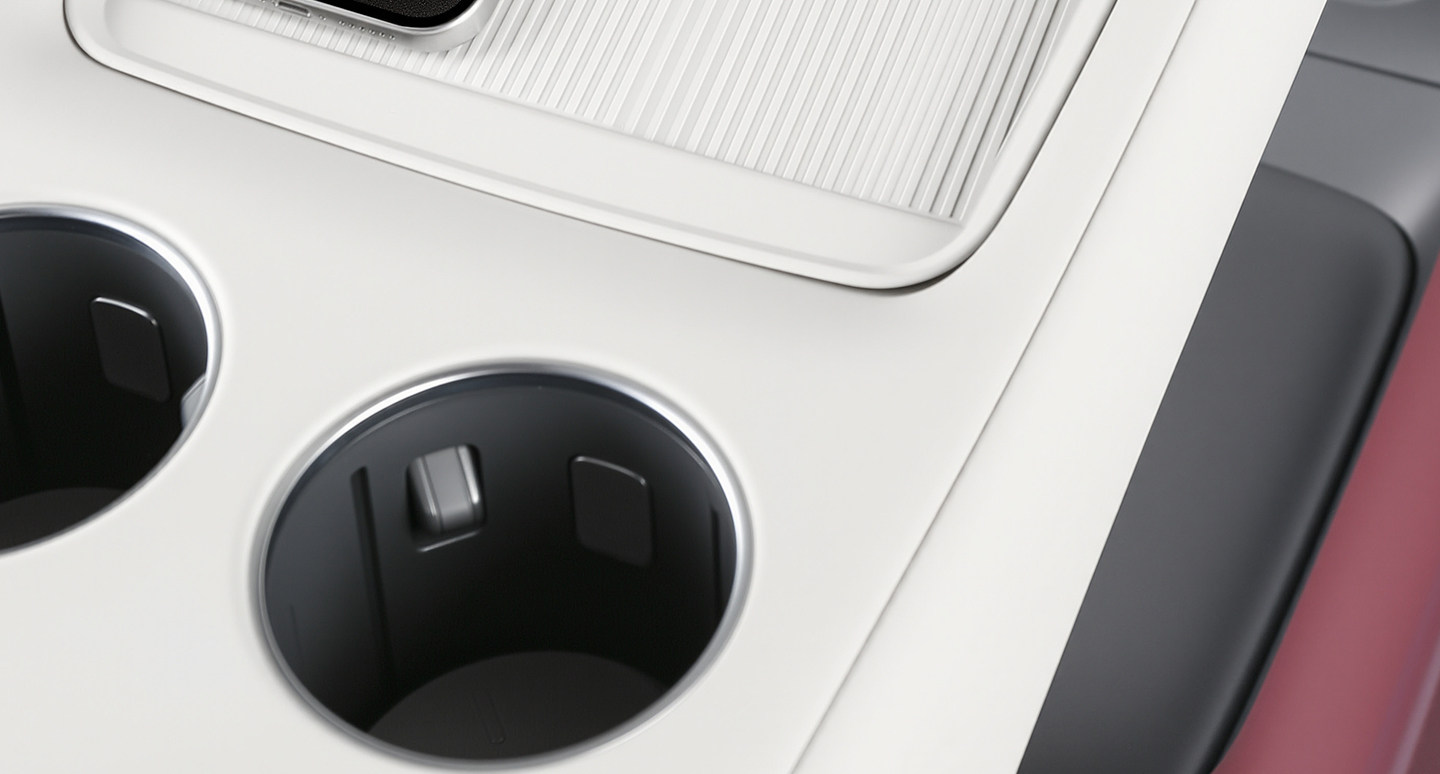Suitable for Xiaomi Yu7 Wireless Charging Dust-Proof Protective Pad Silicone Anti-Slip Center Console Gear Shift Interior Modification Accessories