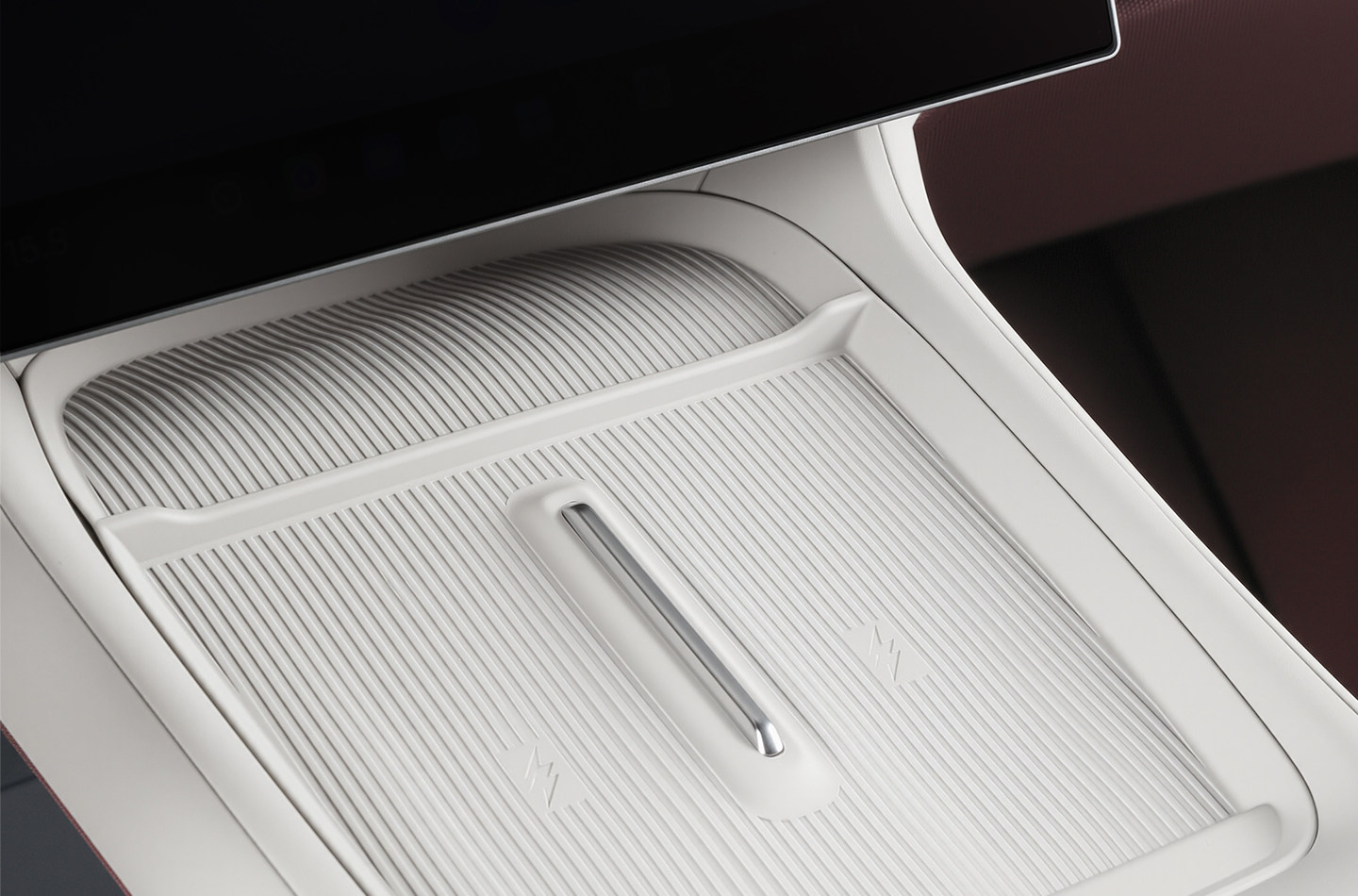 Suitable for Xiaomi Yu7 Wireless Charging Dust-Proof Protective Pad Silicone Anti-Slip Center Console Gear Shift Interior Modification Accessories