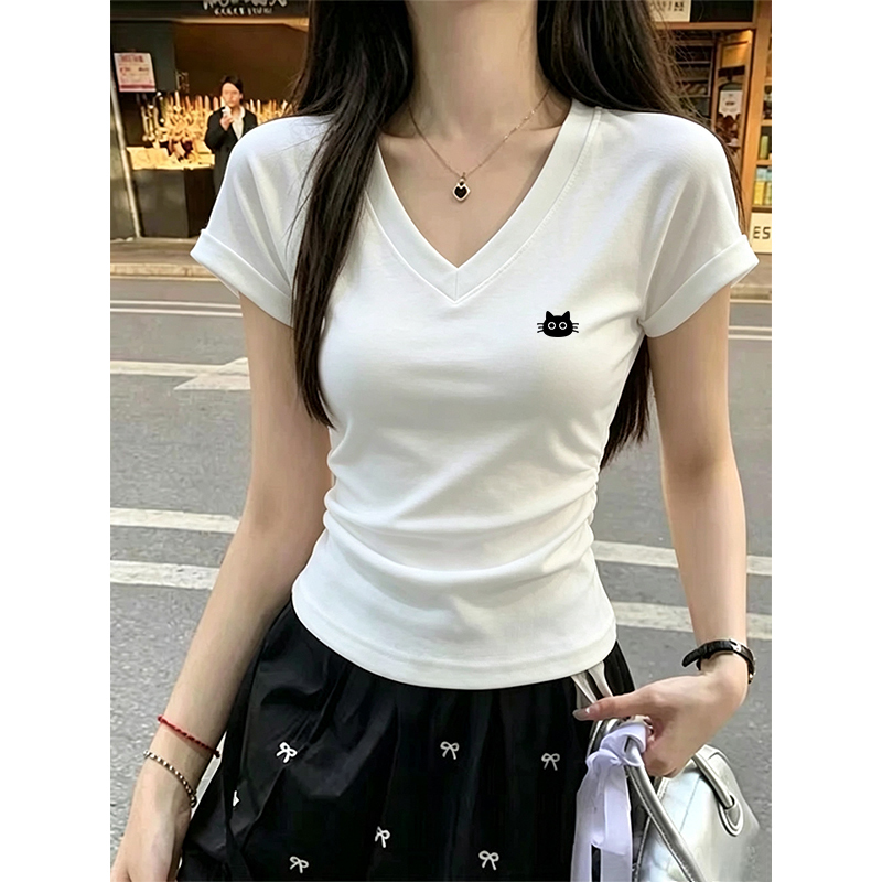 Korean-Style White V-Neck Short-Sleeve T-Shirt for Women, Summer 2026 New Design, Slim Fit, Versatile, Regular Shoulder, Small Top Korean-Style White V-Neck Short-Sleeve T-Shirt for Women, Summer 2026 New Design, Slim Fit, Versatile, Regular Shoulder, Small Top