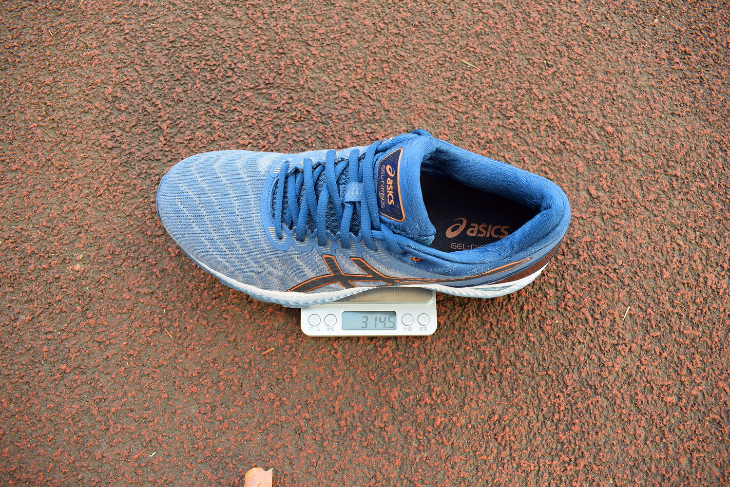 Nimbus22跑鞋实力均衡适用性广38