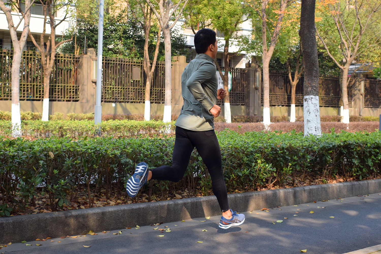 Nimbus22跑鞋实力均衡适用性广45