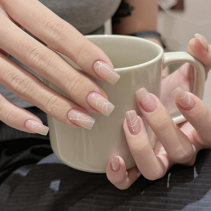 Simple and Gentle Nude Color Line Nail Art, Handmade Finished Fake Nail Patches, Whitening Effect, Removable Wearable Nails