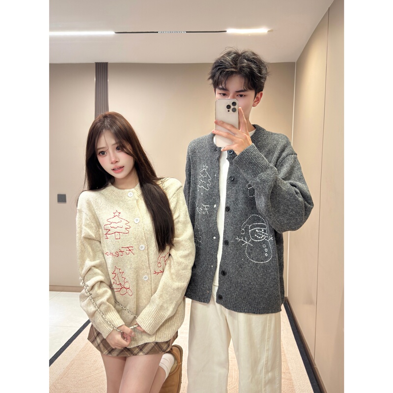 Kedomi American Retro Christmas Knitted Sweater Autumn and Winter 2026 Lazy Style Cute Graffiti Button Jacket Couple Kedomi American Retro Christmas Knitted Sweater Autumn and Winter 2026 Lazy Style Cute Graffiti Button Jacket Couple