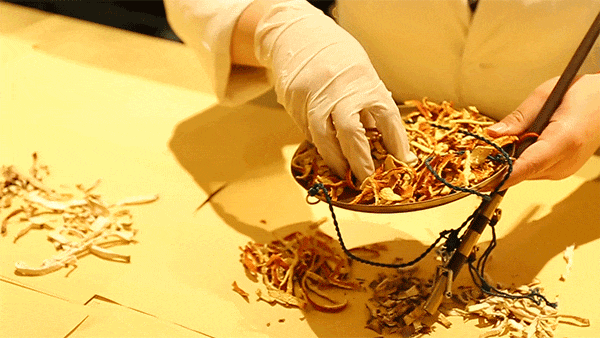 177451989112ac2f.gif
