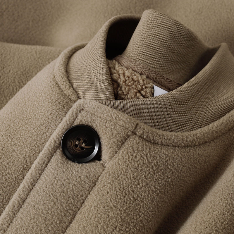 2026冬天必买！2025款杏色立领摇粒绒棒球服有哪些亮点？