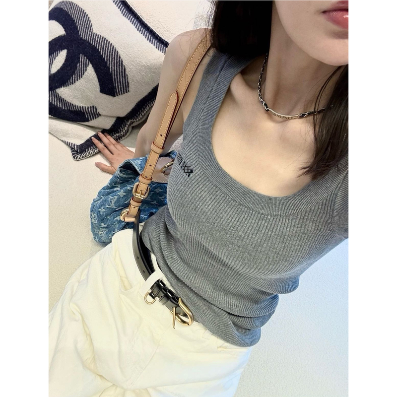 An Ye's Three-Quarter Length/40-Count Double-Strand Yarn 14-Gauge Seamless One-Piece Knitted Vest for Women