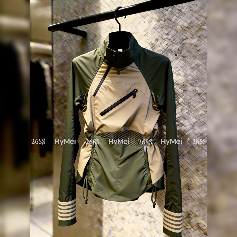 Korean-Style Sporty Green Top 2026 Autumn Women's Long-Sleeve Unique Niche Casual Stand-Collar Slim Fit