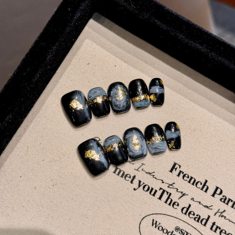 Fingertip Aesthetics, Artistic Childlike Graffiti, Sweet and Cool Short Handmade Nail Art Stickers, Painted Gradient Gold Foil Wearable Nails