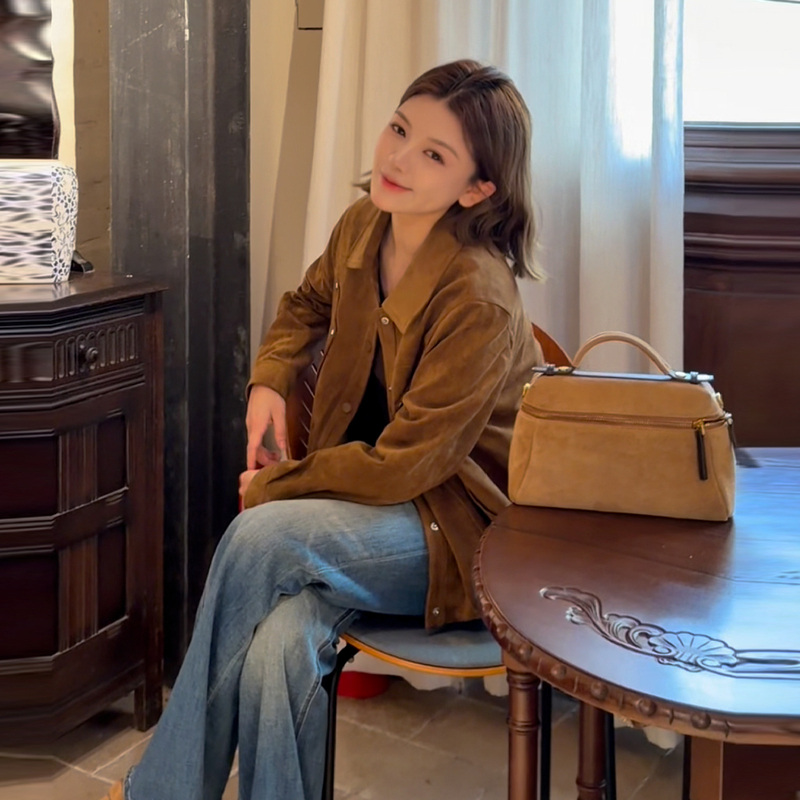 Midaodao Aele “Tao Fei” Autumn Retro Rivet Fashion Workwear Jacket for Women W863 6007 Ad Midaodao Aele “Tao Fei” Autumn Retro Rivet Fashion Workwear Jacket for Women W863 6007 Ad