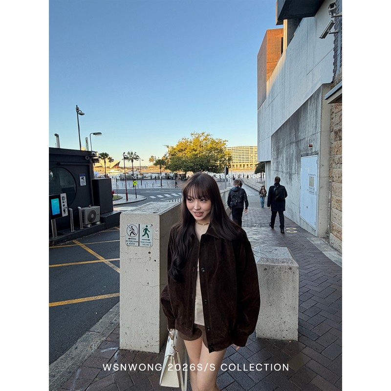 Wsnwong Retro Coffee-Colored Suede Jacket for Women with a Stylish Pleated Silhouette, Casual Versatile Top for Autumn Wsnwong Retro Coffee-Colored Suede Jacket for Women with a Stylish Pleated Silhouette, Casual Versatile Top for Autumn
