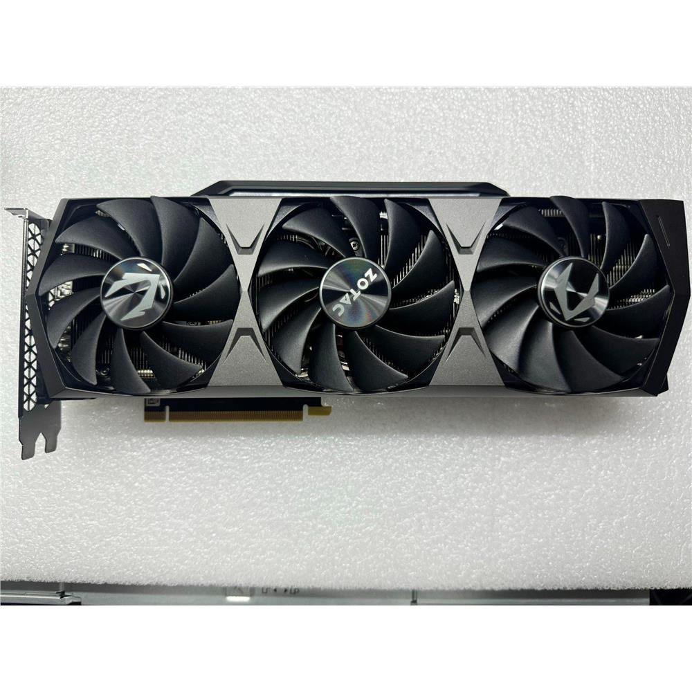 Видеокарта Zotac RTX3090 GDDR6X24G поставляется в комплекте с тремя вентиляторами Изображение 1