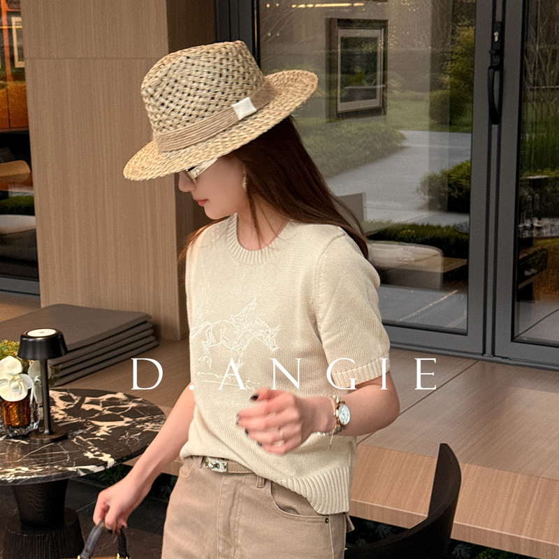 D.Angie Angel【Equestrian Girl】Short-Sleeved T-Shirt for Women 2026 Summer New Unique and Beautiful Knitted Top