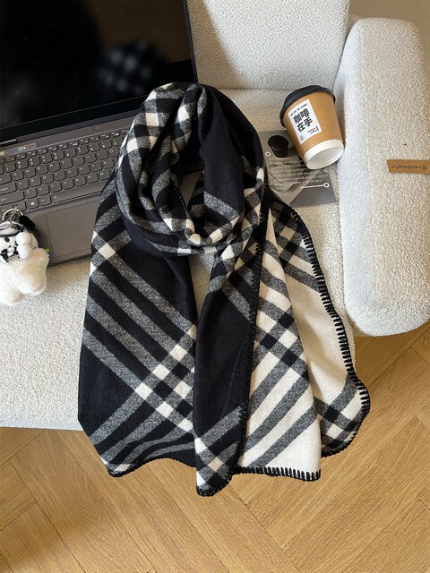 2025 New Style British Classic Plaid Double-Sided Scarf for Women, Autumn and Winter, High-End, Thickened, Warm Neck Protection, Neck Scarf, Shawl