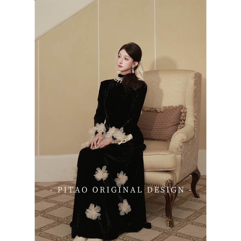 Pitao Original "Dark Fragrance Romance" Autum French Retro Hepburn Velvet Top and Long Skirt Suit