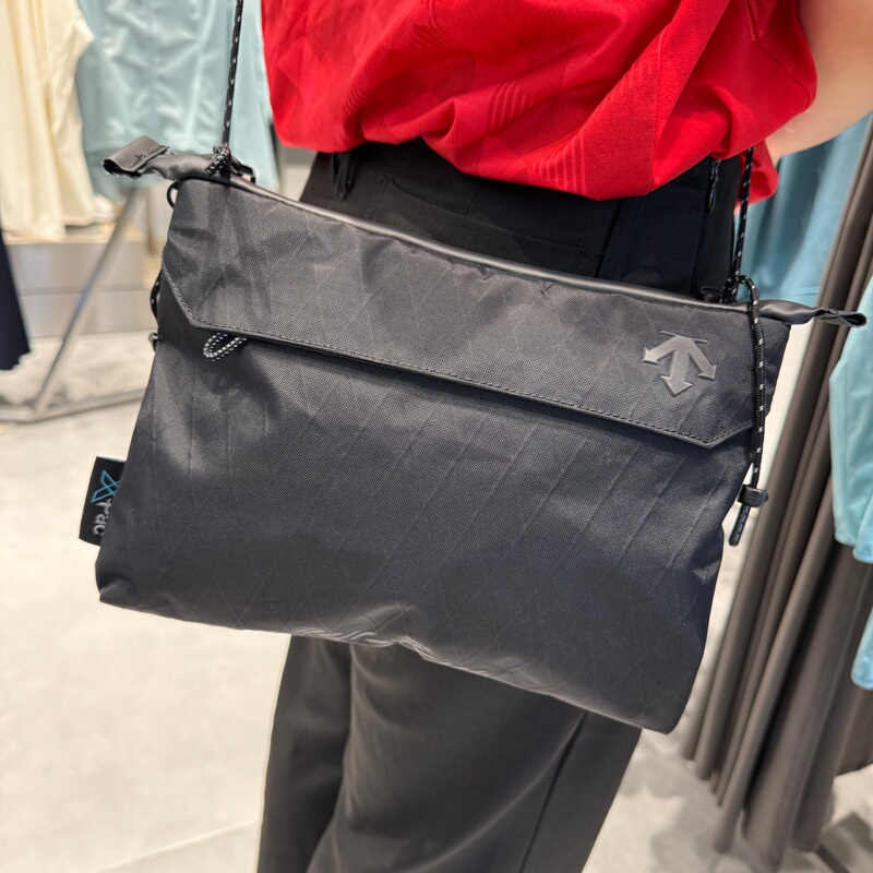 Descente Bleu Series Urban Commuting Versatile Lightweight Unisex Shoulder Crossbody Bag Descente Bleu Series Urban Commuting Versatile Lightweight Unisex Shoulder Crossbody Bag