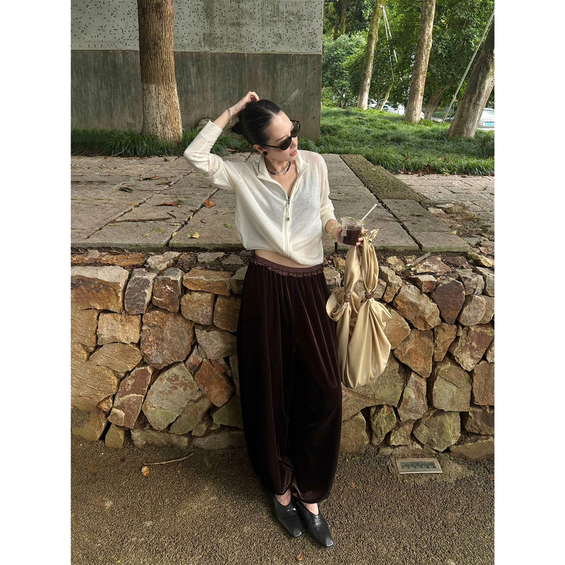 【Aurasahi】Black Retro Velvet Pants for Petite Women, Lantern Casual Pants, Drapey Elastic Jogger Pants