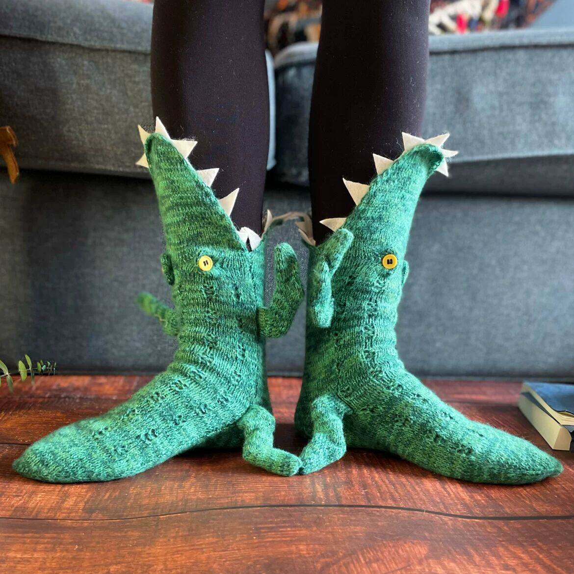 Funny crocodile and shark knitted mid-calf floor socks, thick winter style, men's and women's Christmas and Halloween costume gifts