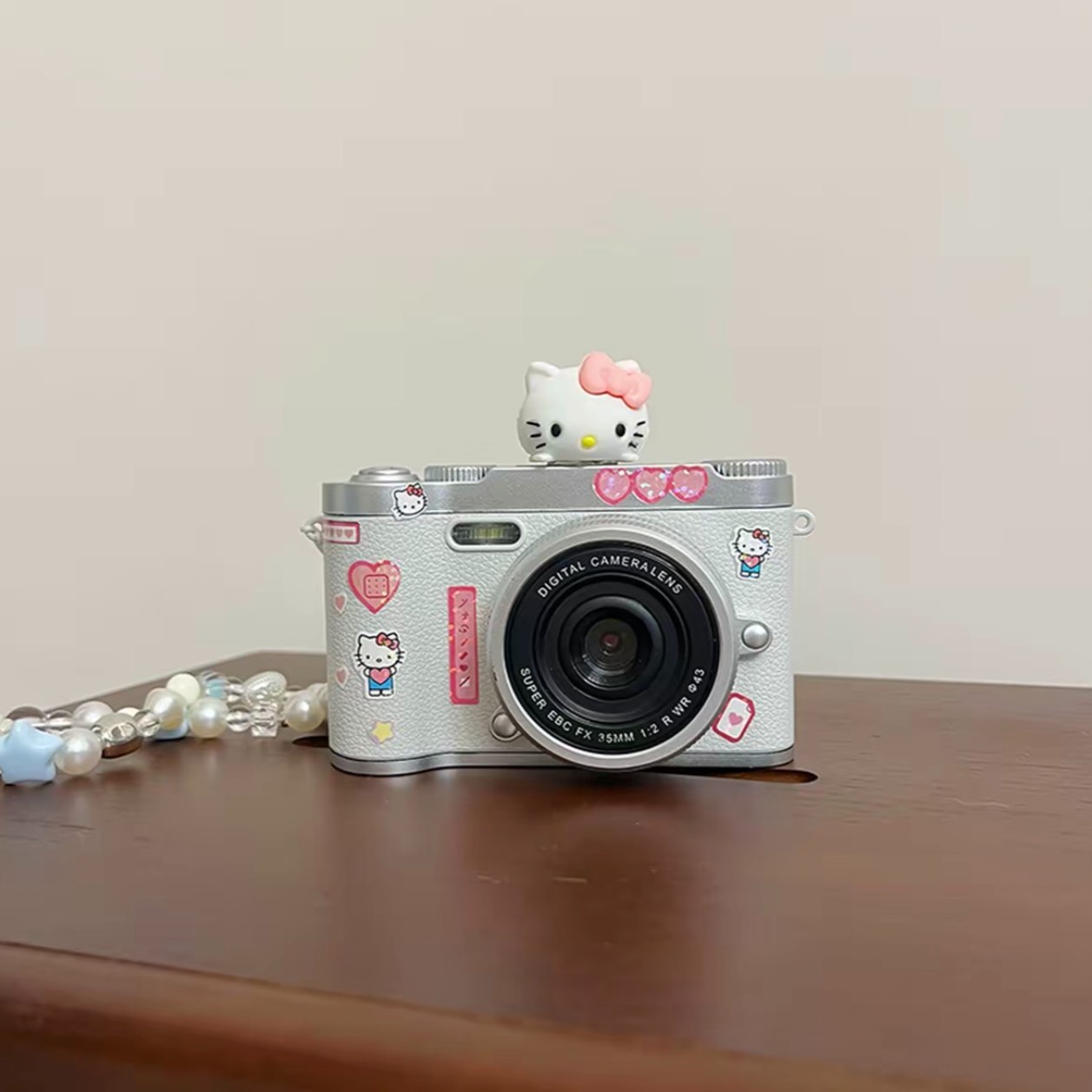 Цифровая камера Other White 3D Hello 64GB