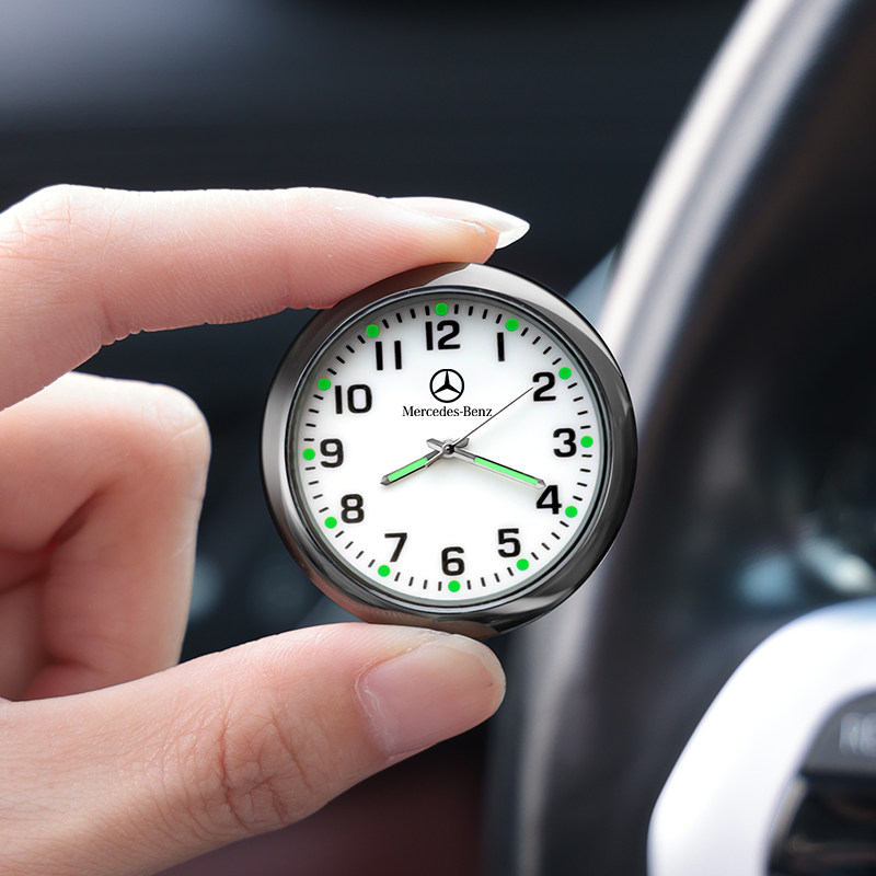 车载时钟真的有必要配备夜光功能吗？2026车内装饰新趋势解析