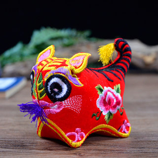Cloth tiger folk crafts, pure handmade folk custom full moon tiger, chinese style special small gifts for foreigners