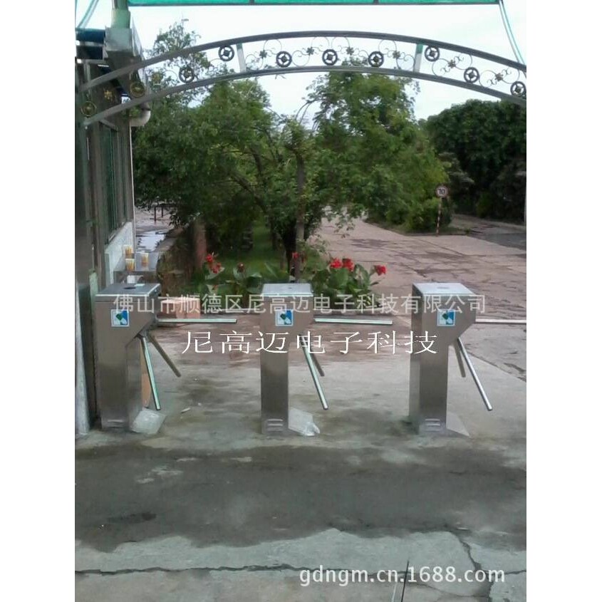 Vertical three-roller turnstile for real-name employee access at the construction site, single-machine access control and attendance