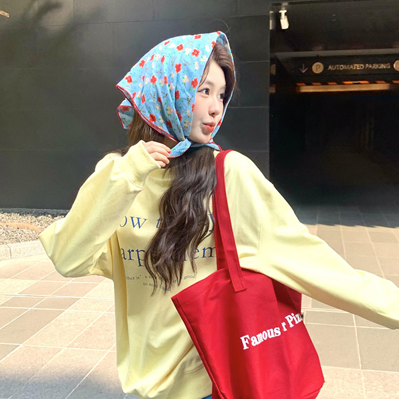 Korean Style Floral Triangle Scarf for Women, Versatile Summer Headscarf, Neck Scarf, Sun Protection Accessory, Travel Wear Accessory Korean Style Floral Triangle Scarf for Women, Versatile Summer Headscarf, Neck Scarf, Sun Protection Accessory, Travel Wear Accessory