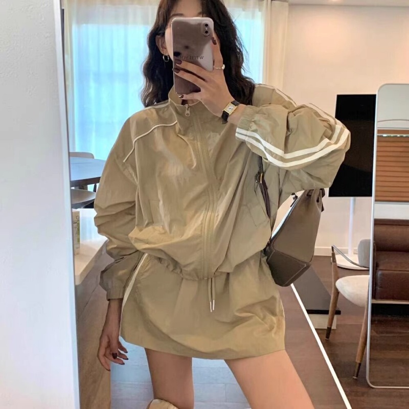 Korean Uamto Fashion Sports Suit Skirt for Women, Summer American-Style Striped Sun-Protective Jacket and Short Skirt Two-Piece Set