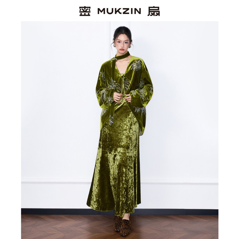 【Kimi Exclusive】Huang Ling's Same Style Dense Fan Pattern Winter Pine and Floral Moonlight Night New Chinese Style Heavy-Duty Velvet Dress