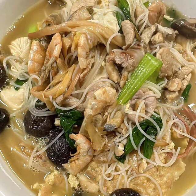 Taizhou Huangyan Deng Z Qi Style Ginger Soup Noodle Instant Meal Kit with Ingredients, Featuring a Rich Ginger Aroma, a Specialty Product