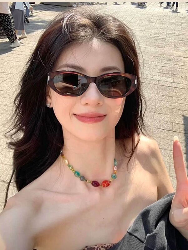 Good Stuff to Share - Fashionable Cat-Eye Glasses in the Same Style as Celebrities - Shipped in Original Packaging, No Returns or Exchanges if Opened