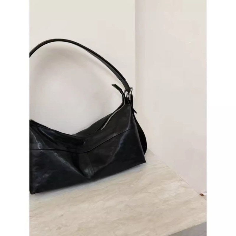 【Long-Term Durability】Classic/Durable Style @ First-Layer Vegetable-Tanned Cowhide Commuter Bag 9.10 【Long-Term Durability】Classic/Durable Style @ First-Layer Vegetable-Tanned Cowhide Commuter Bag 9.10