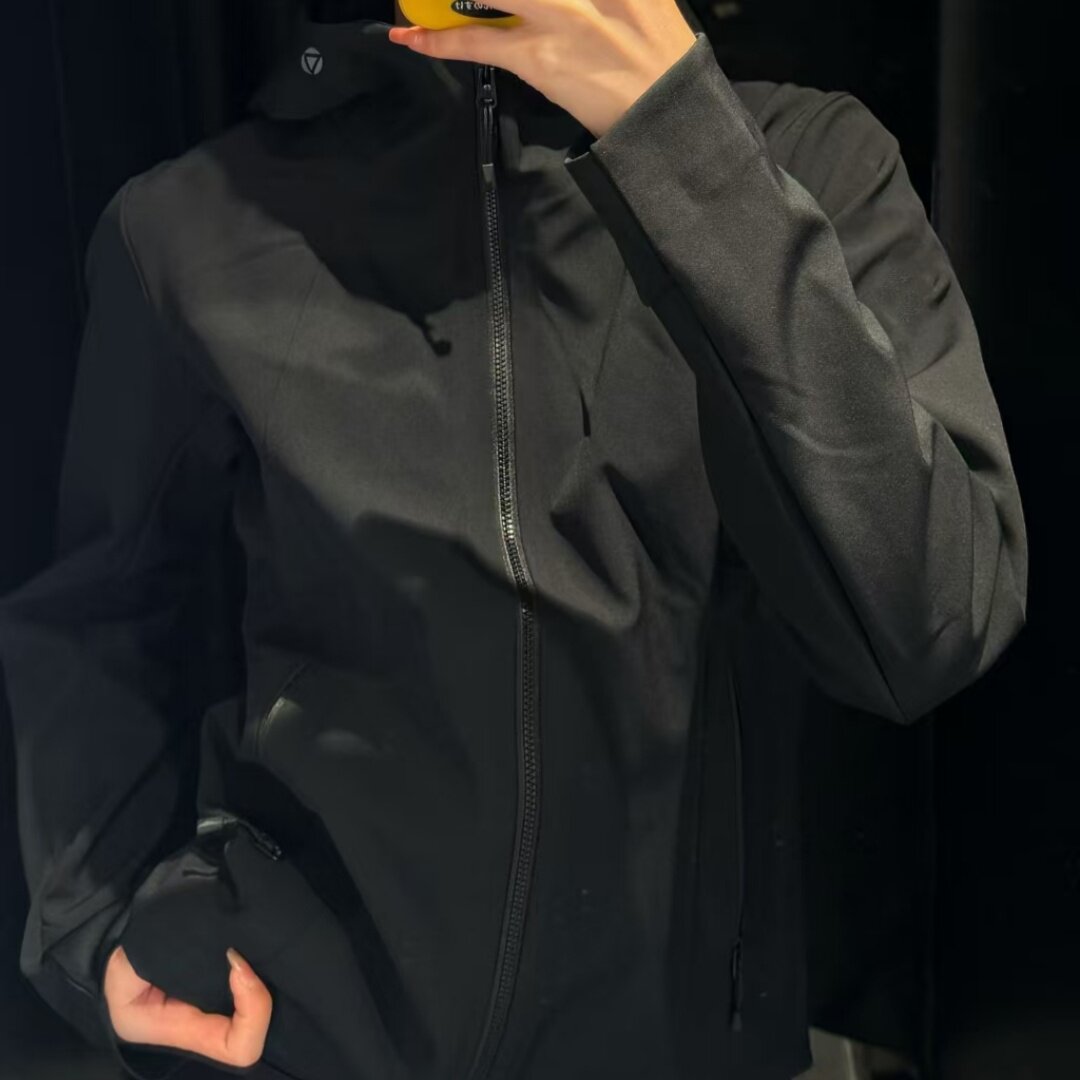 031303 日焼け防止、防風、防水、耐風性に優れたソフトシェルシェル