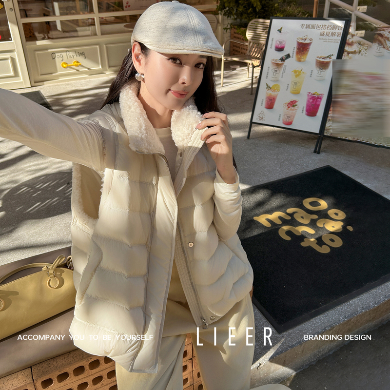Lieer's "Warm Core down Vest" 90% White Duck down High Fluffiness Plush Texture Ribbed Vest
