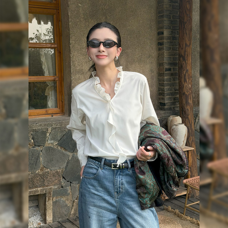 Old White Not White [Baroque] Autumn New Style Ruffled V-Neck Design Elegant Shiny Long-Sleeve Shirt