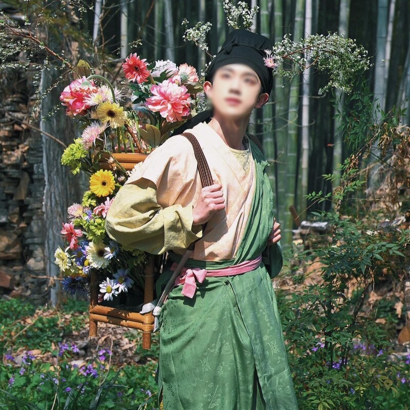 Flower Seller Style Floral Basket, Ming Dynasty Traditional Flower Seller Hanfu, Scenic Spot Flower Festival Garden Party Photo Props Flower Seller Style Floral Basket, Ming Dynasty Traditional Flower Seller Hanfu, Scenic Spot Flower Festival Garden Party Photo Props