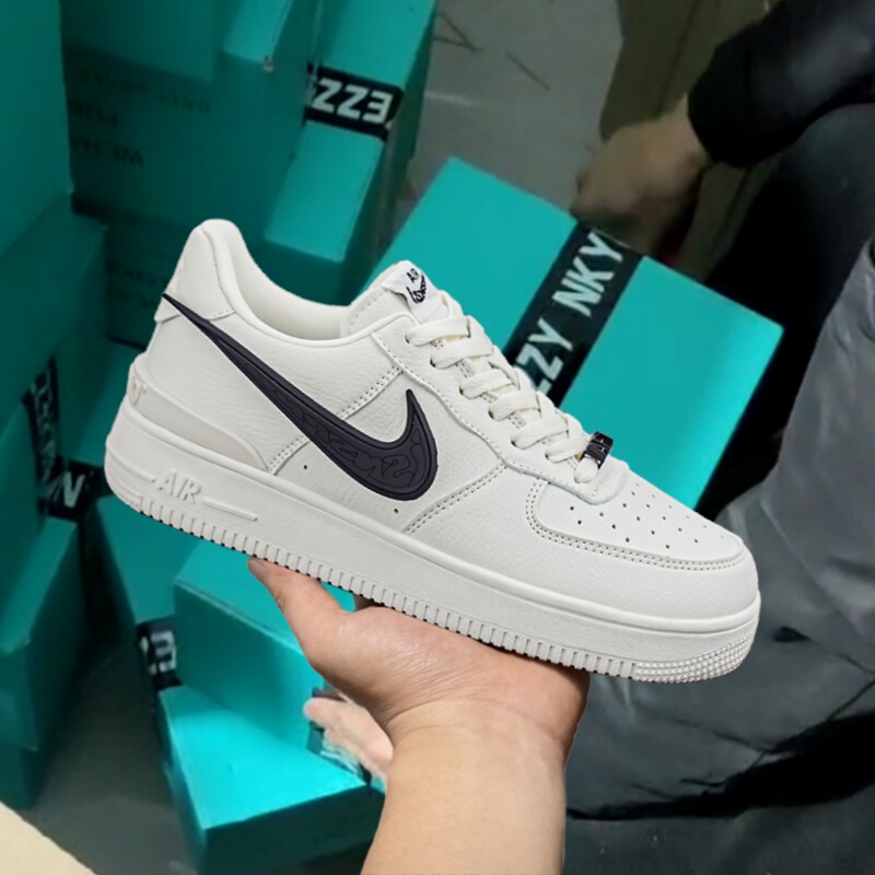Factory Direct Sales Low-Top Men's Shoes, Black Moon Sports Women's Casual Skateboard Shoes, Couple Sizes, Choose According to Usual Size