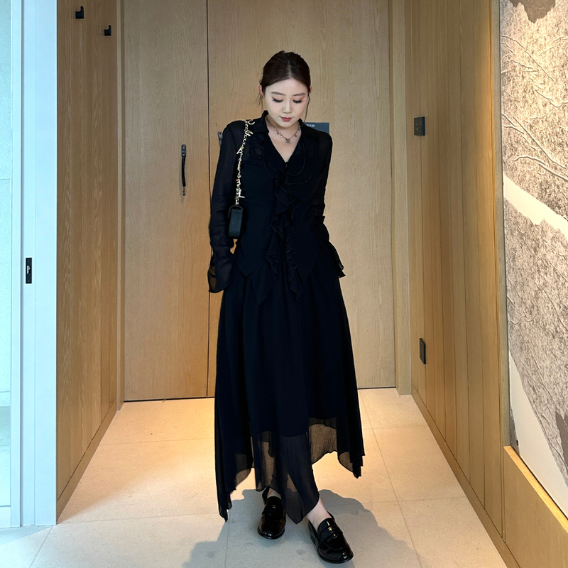 Qiqi Strange Style Plus Size Women's Clothing [Fengyin] French Ruffled Long Sleeve Top + Skirt Set 260902