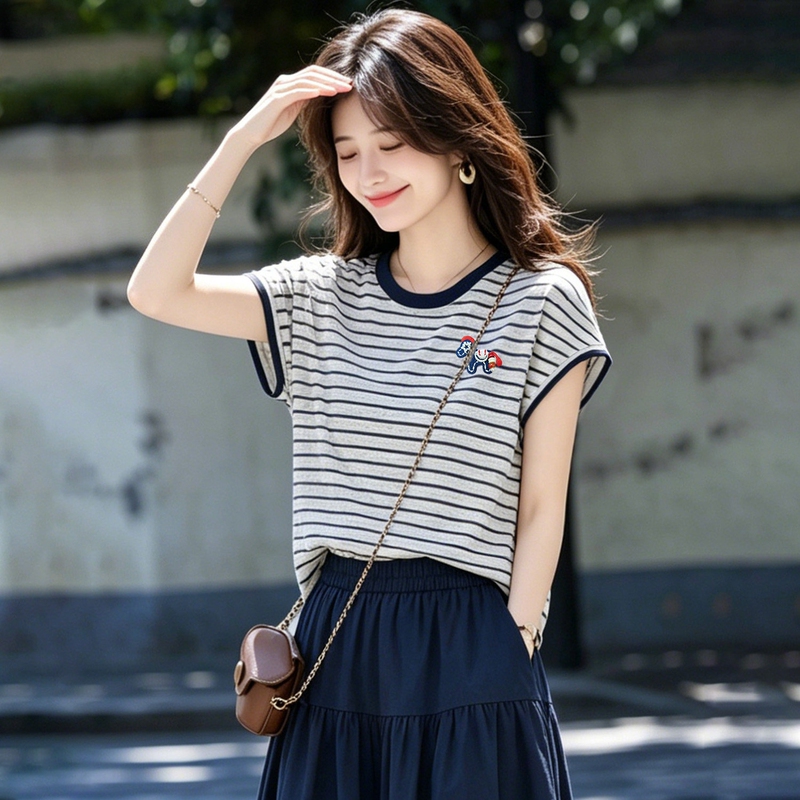 Dzoe White and Blue Striped Short-Sleeved T-Shirt for Women 2026 Summer New Style Round Neck Printed Super Nice-Looking Casual Top