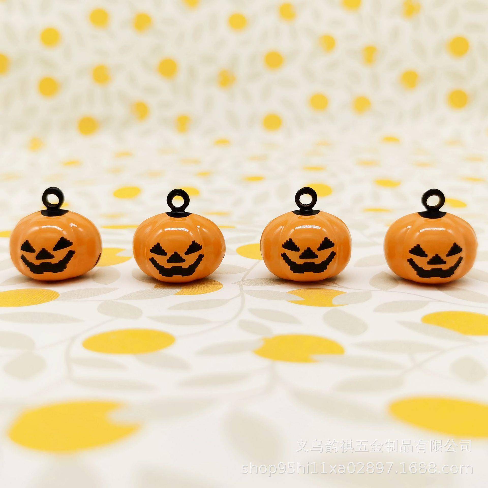 Cartoon pumpkin bells, best-selling cross-border e-commerce Halloween pumpkin copper bells, ornaments and accessories, funny bells